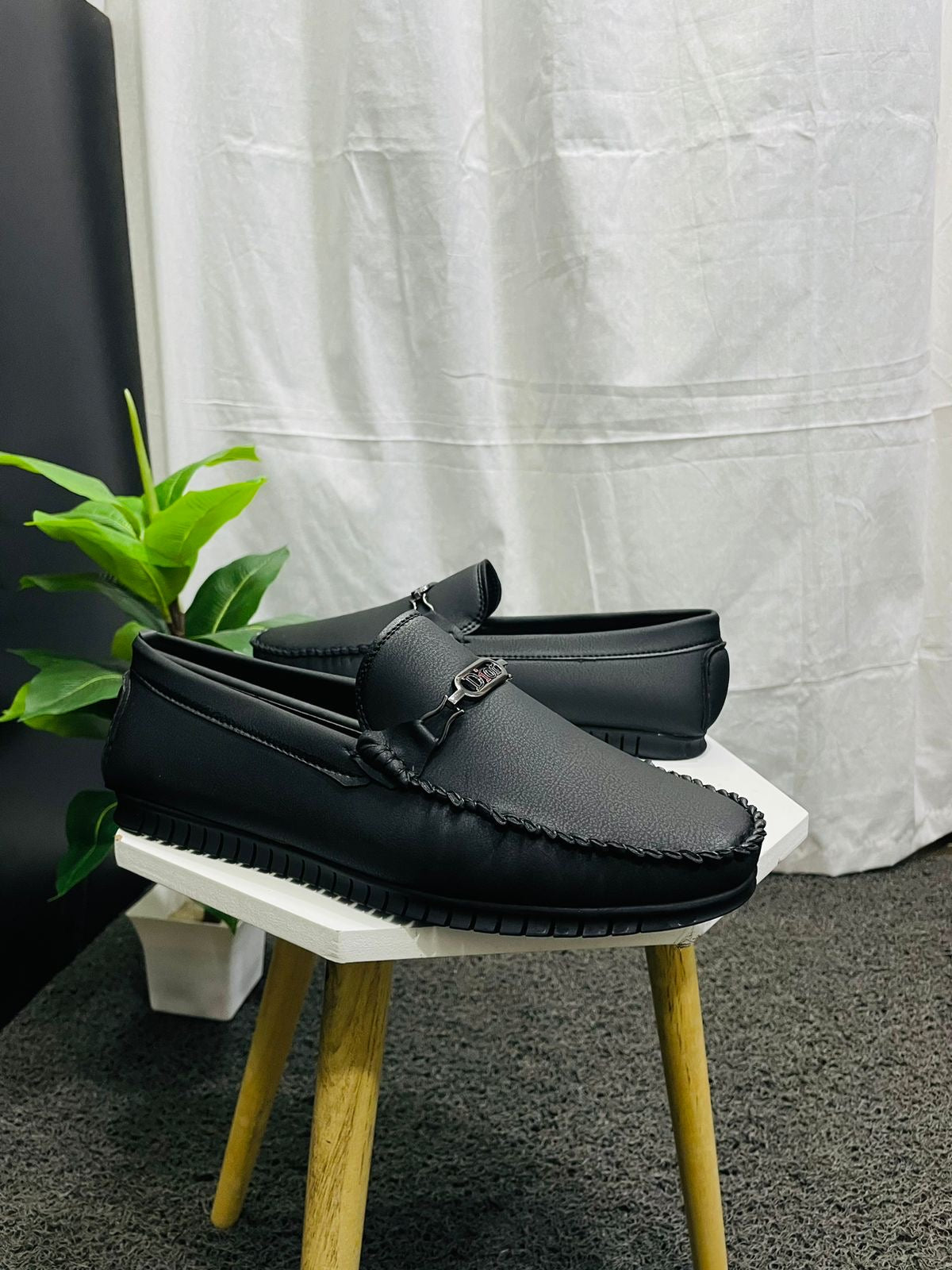 Men’s Simple Black Causal Loafers