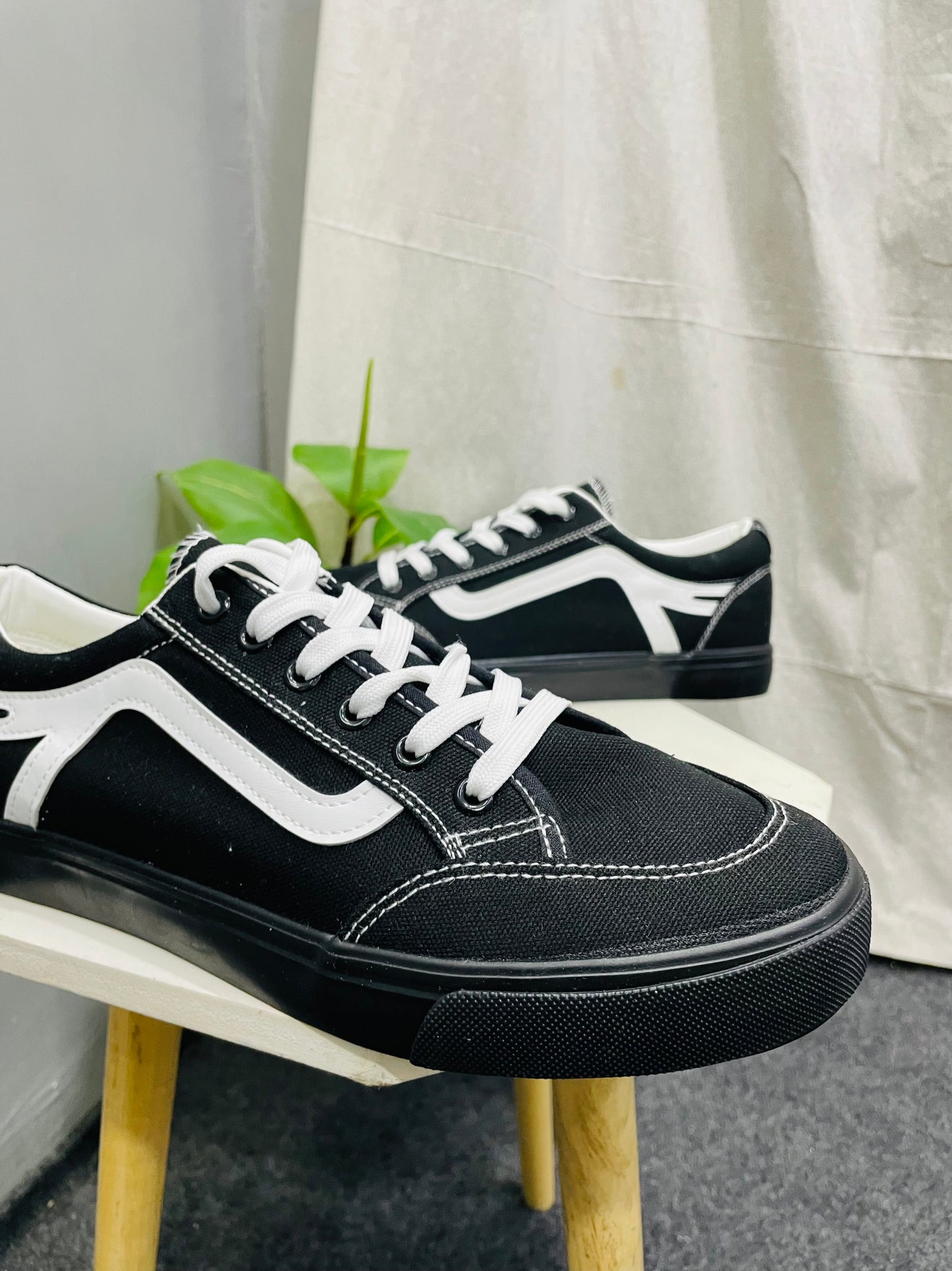 Full Black Flat Sole Canvas Sneakers