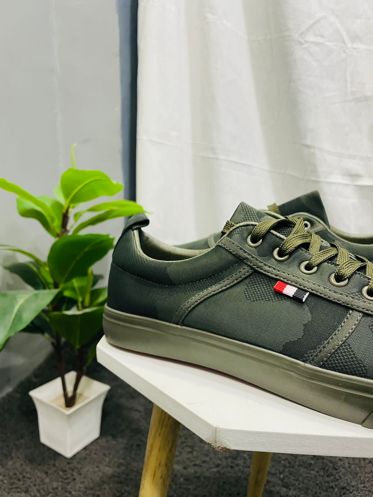 Men’s Dark Green Flat Sole Canvas Sneakers