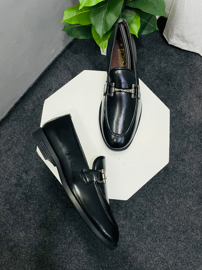 MEN’S BLACK COLOUR LATEST SLIP ON WITH METAL ACCENT