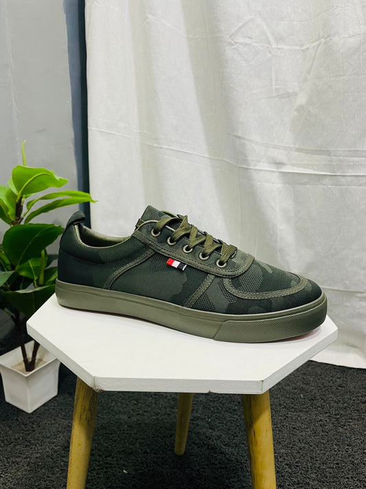 Men’s Dark Green Flat Sole Canvas Sneakers