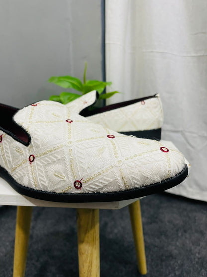 Men Textured Embellished
Comfort Insole Lightweight Loafers