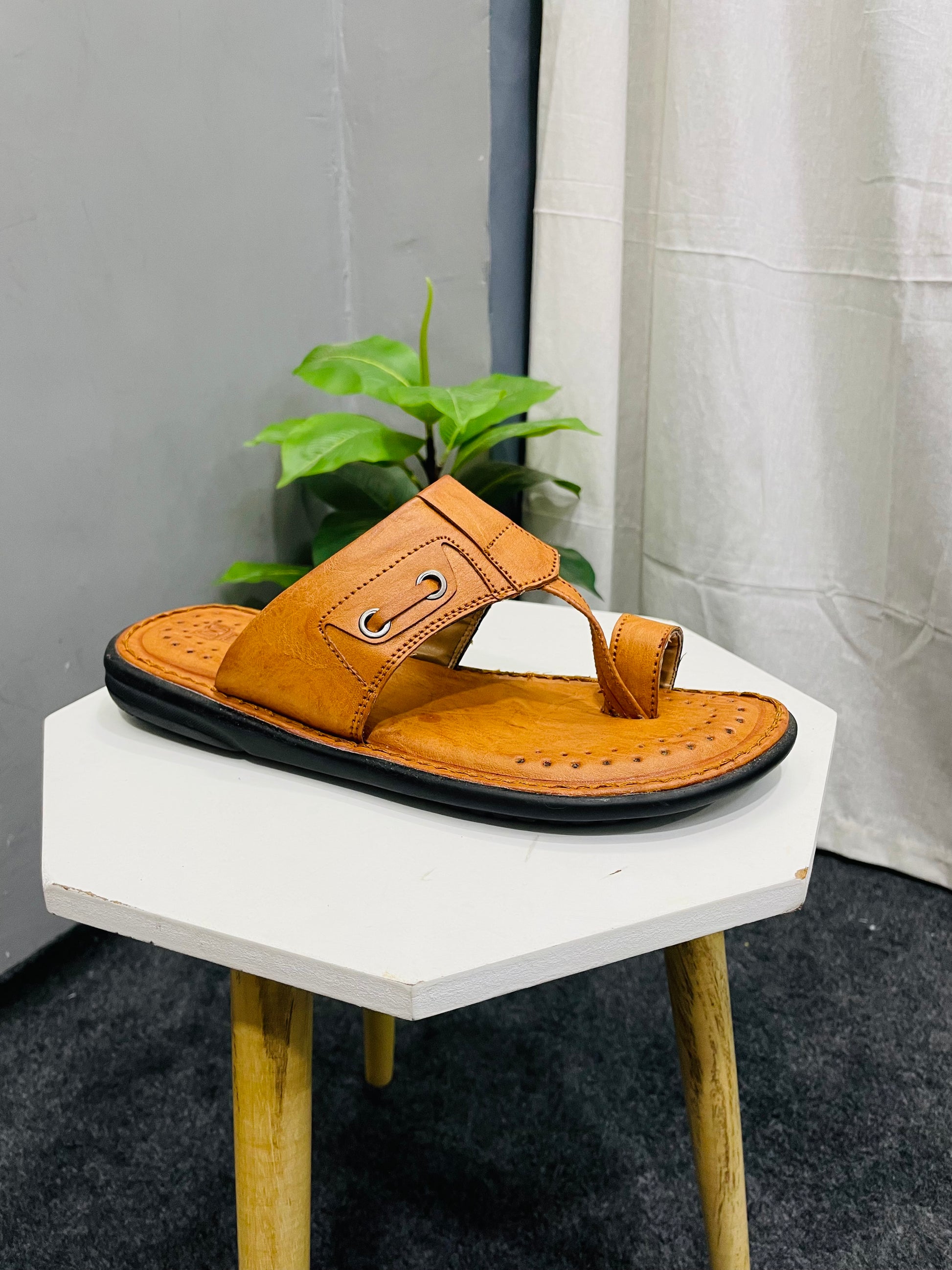 Buy men’s handcrafted Kolhapuri slippers  