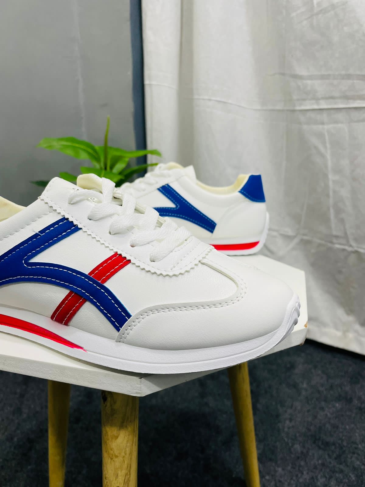 Women White With Blue Red Stripe Outdoor Flat Sole Lace-Up Comfortable Anti-Slip Patchwork Low-Top Running Shoes