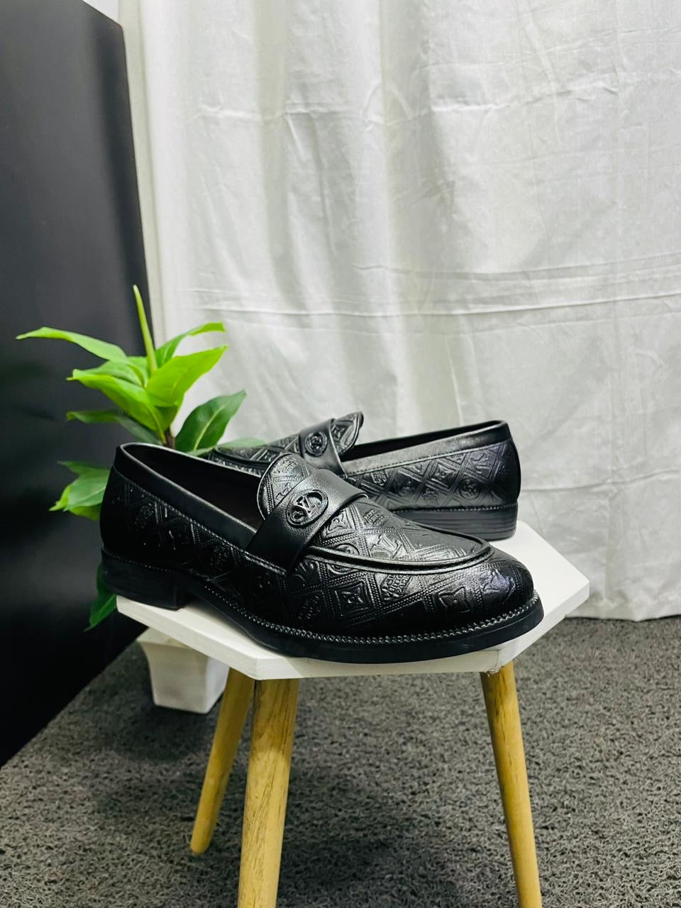 Men’s Black Texture Causal Loafers