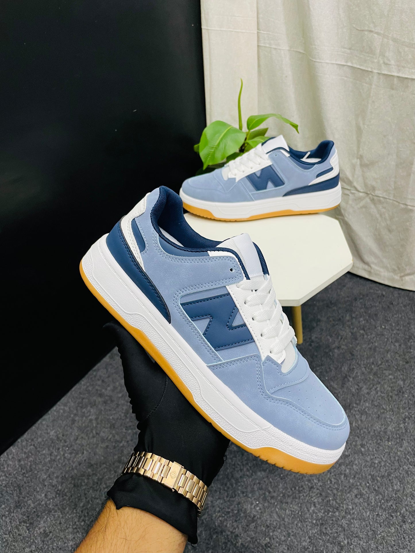 Chic Light Blue Sneakers with Dark Blue 'N' Logo – Comfortable and Stylish