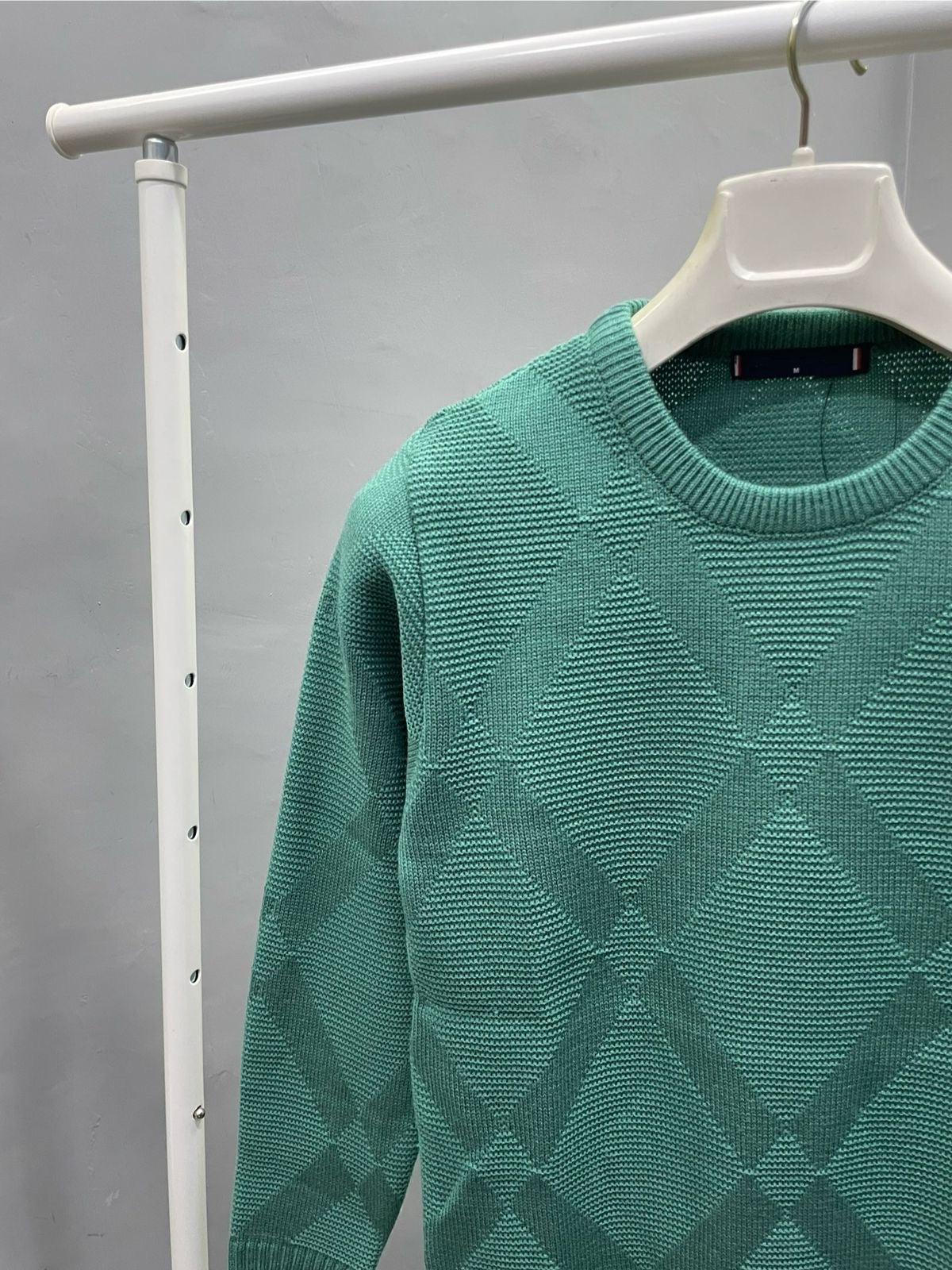 MEN’S SNUG GREEN SWEATER