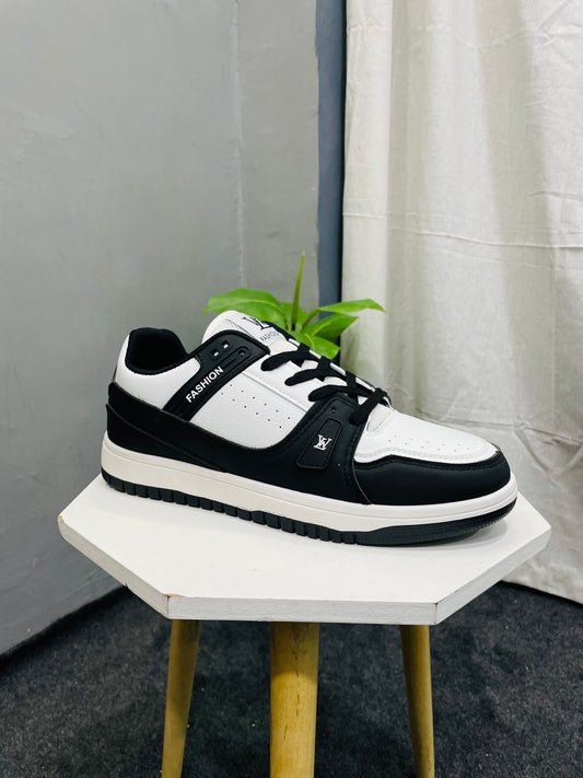 Men’s Lace-Up Black White Best Selling Sneakers