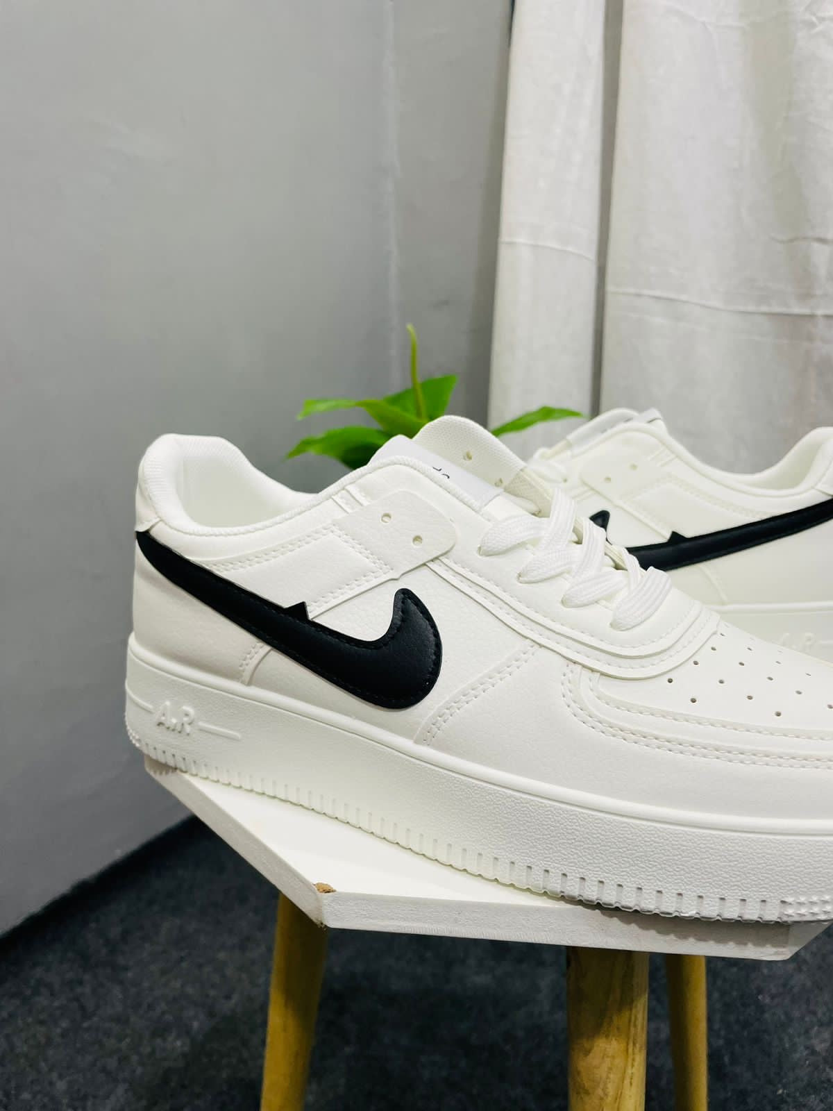 Men’s Solid White Sneakers