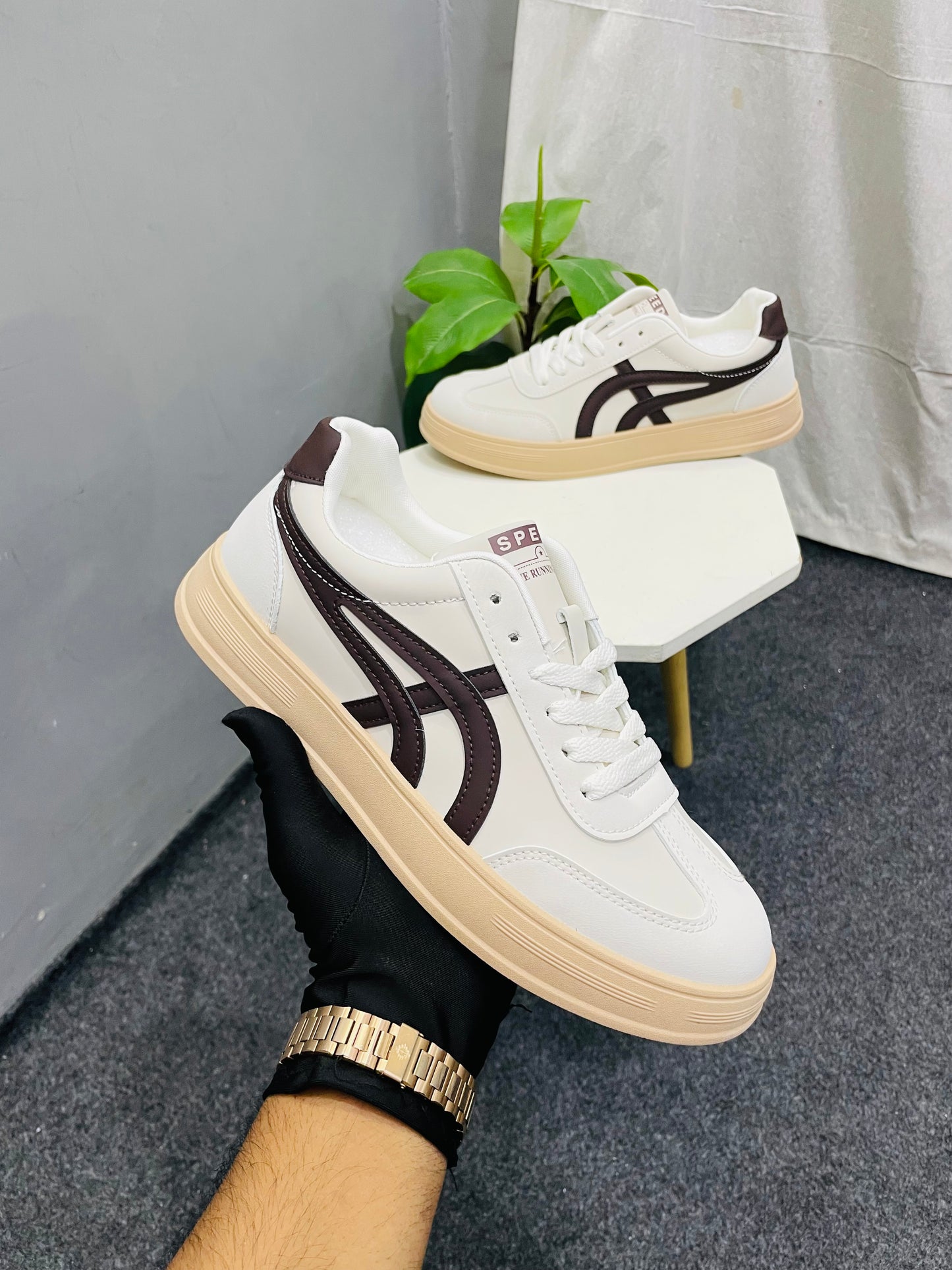 Men’s Thick Flat Sole Sneakers