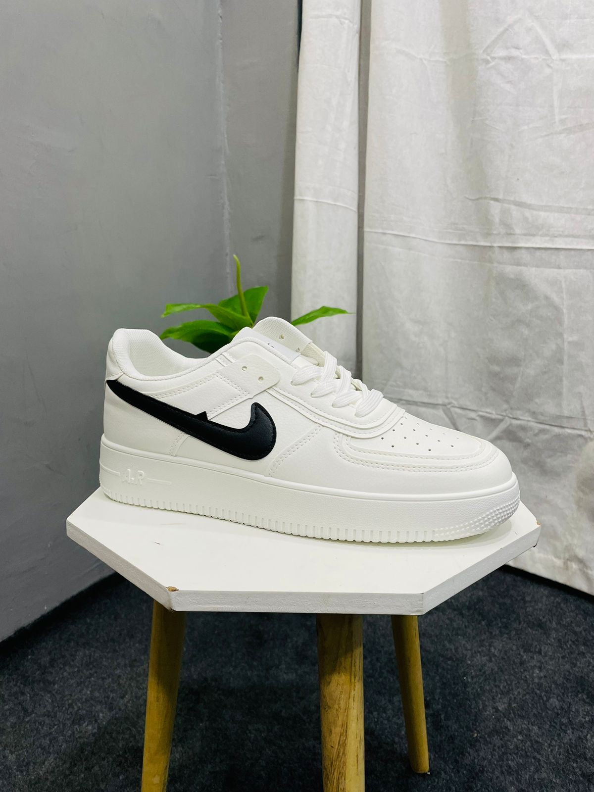 Men’s Solid White Sneakers