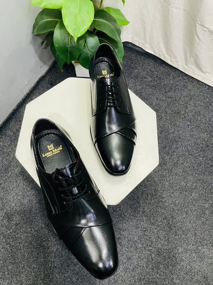 Elegant Black Leather Dress Shoe for Men - Perfect for Formal Occasions