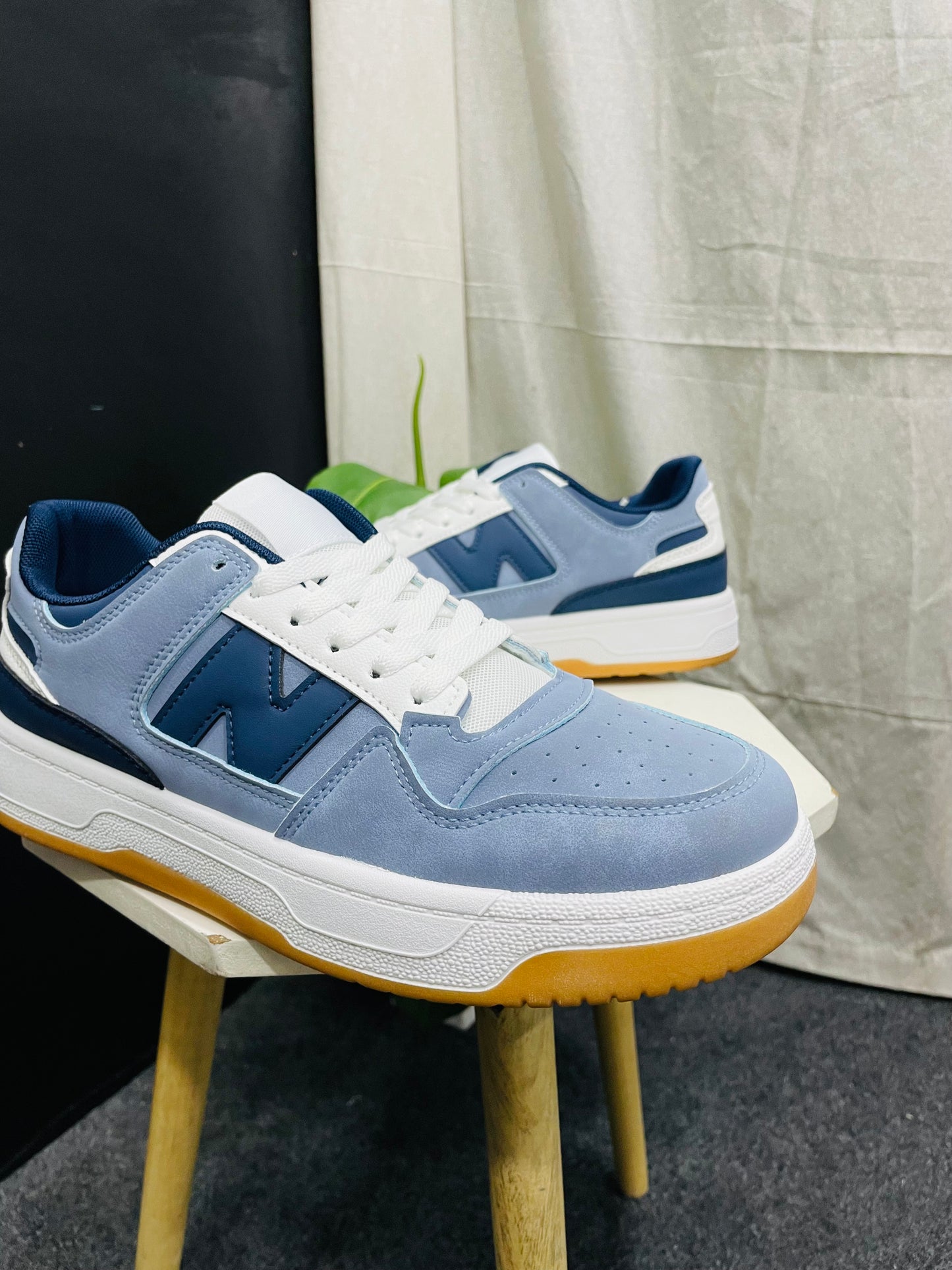 Chic Light Blue Sneakers with Dark Blue 'N' Logo – Comfortable and Stylish