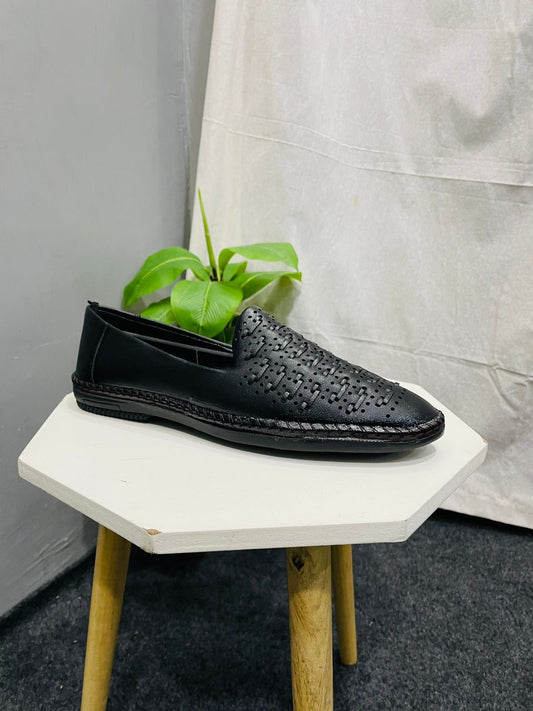 Ethnic Black Mojari Slip on Jutti for Men