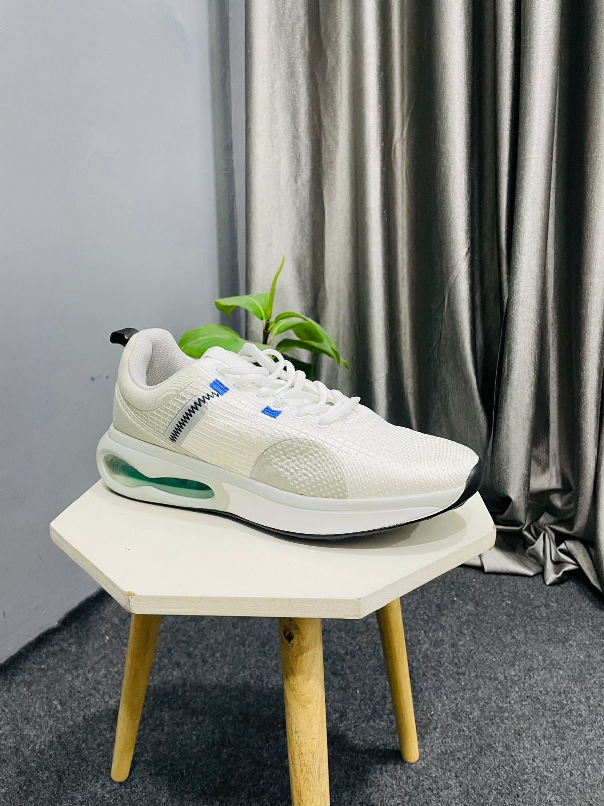 Men's White Cushioned Running Shoes - Green Air Sole Lightweight Trainers