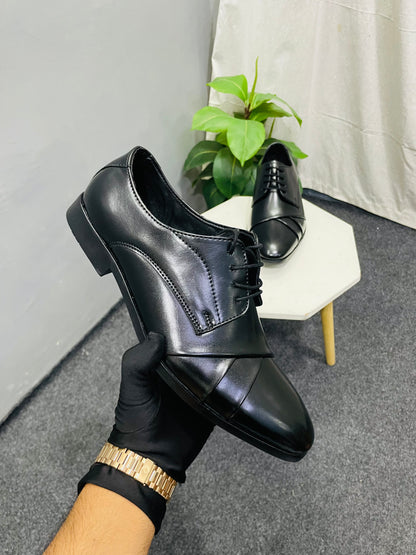 Elegant Black Leather Dress Shoe for Men - Perfect for Formal Occasions