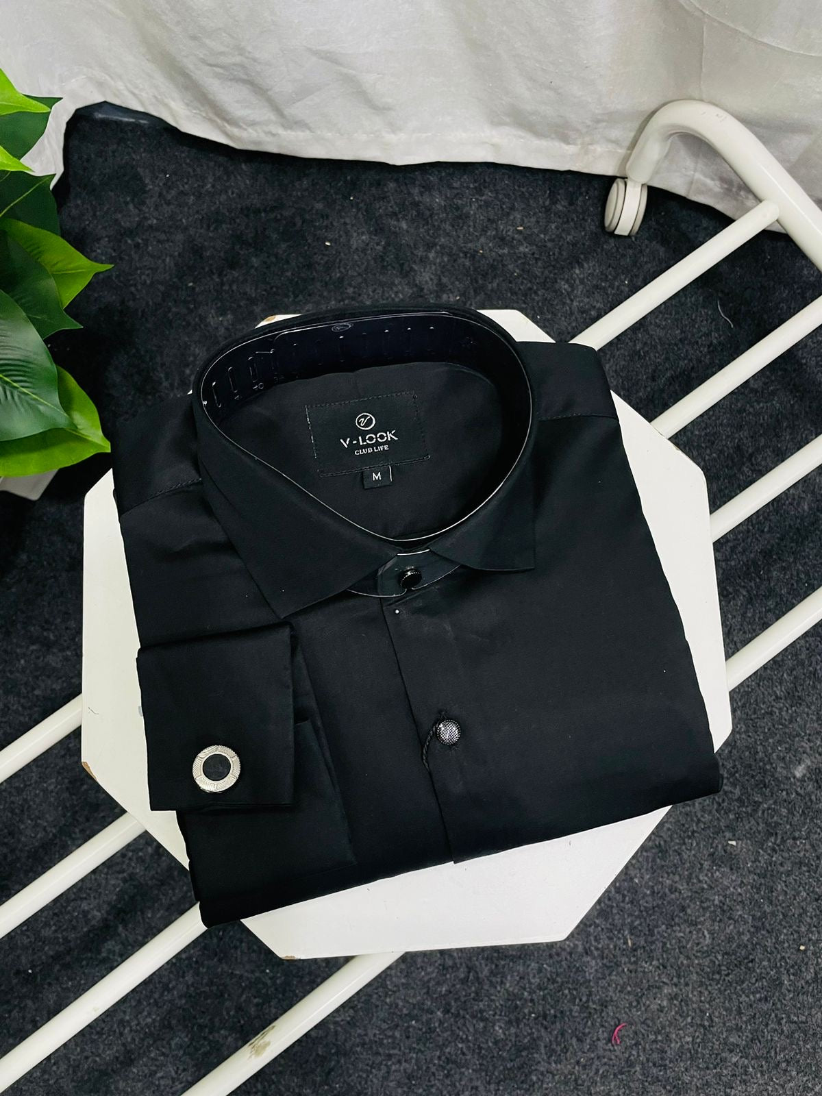 MEN BLACK SOLID SLIM FIT PURE COTTON SATIN FRENCH CUFF FORMAL SHIRT