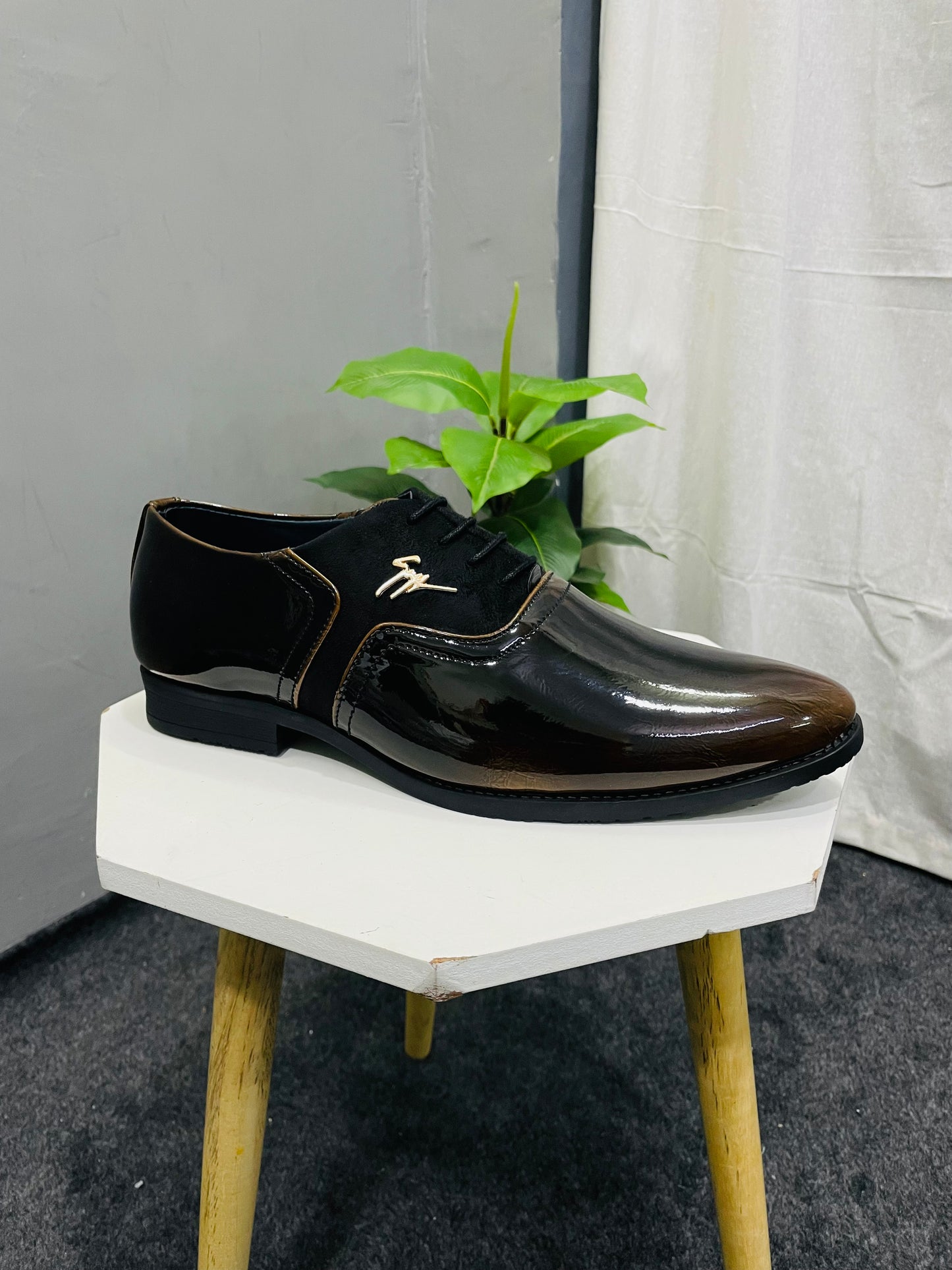 <img src="mens-formal-shoes.jpg" alt="Classic Brown Leather Oxfords - Men's Formal Dress Shoes - Branded Baba">